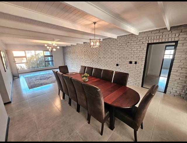 5 BEDROOM HOUSE FOR SALE IN STILBAAI-WES